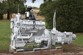 Mack END864 V8 fitted with Mack Quadruplex TRQ 7210 compact gear box.